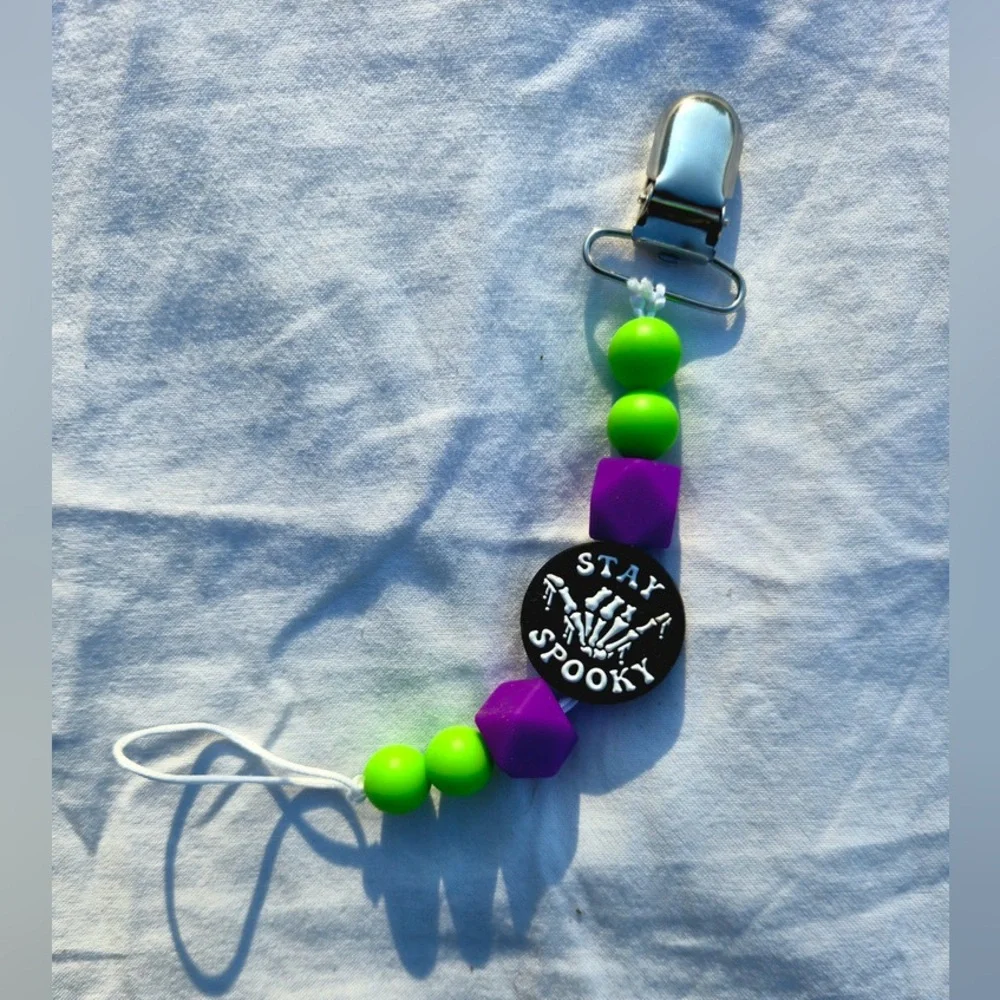 New! Handmade Pacifier Clip - Picture 1 of 1